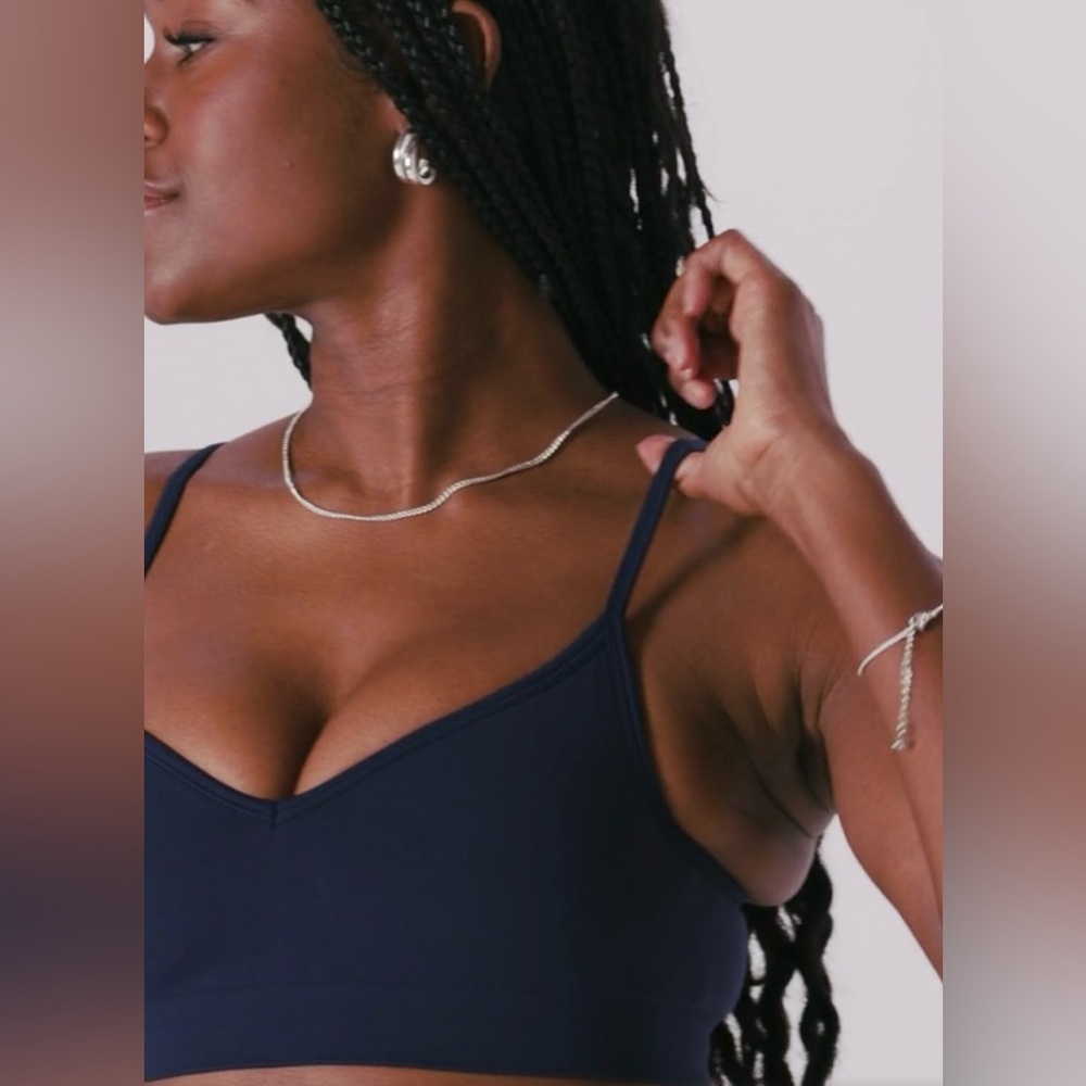 Fabletics Black Sports Bra - Picture 5 of 12